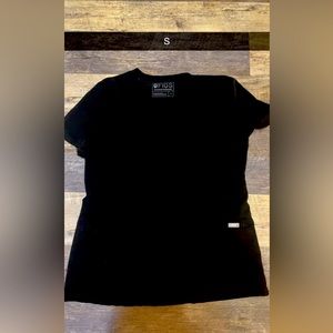 Small black figs scrub top